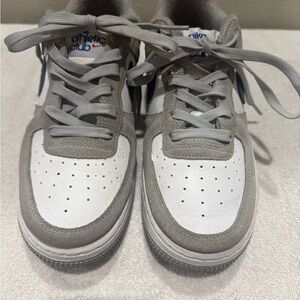 Nike Air Force One LV8
